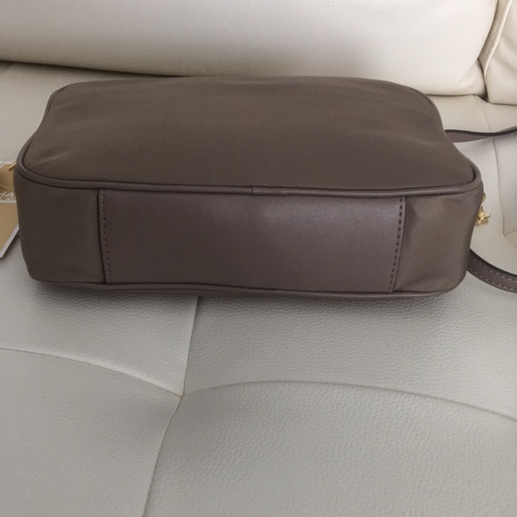 SOLD!!! Michael Kors Polly Large East West Nylon Crossbody Bag NWT - Picture 4 of 11